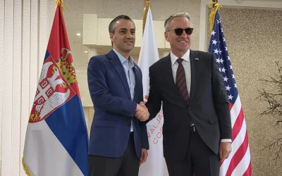 Američki poslovni duh u Sevojnu – zamenik ambasadora i otpravnik poslova ambasade SAD u Srbiji Aleks Titolo sa saradnicima posetio VBS